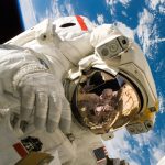 ile zarabia astronauta