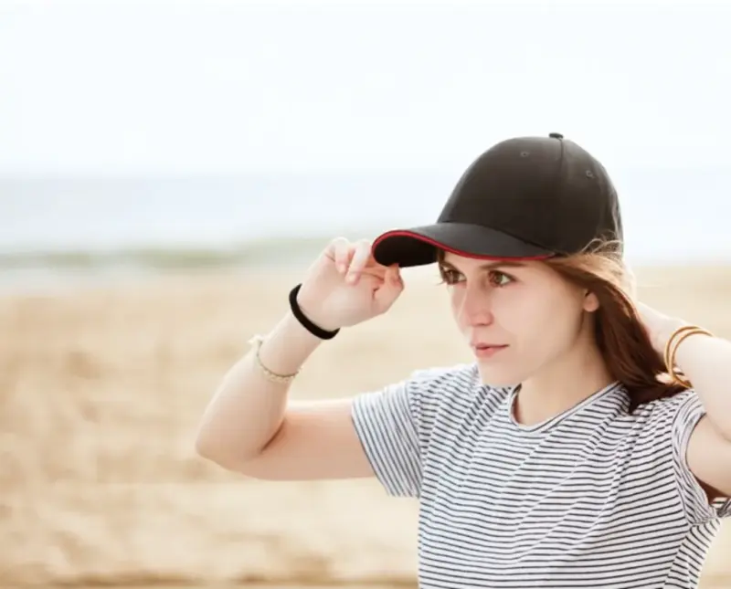 Czapki z daszkiem z logo